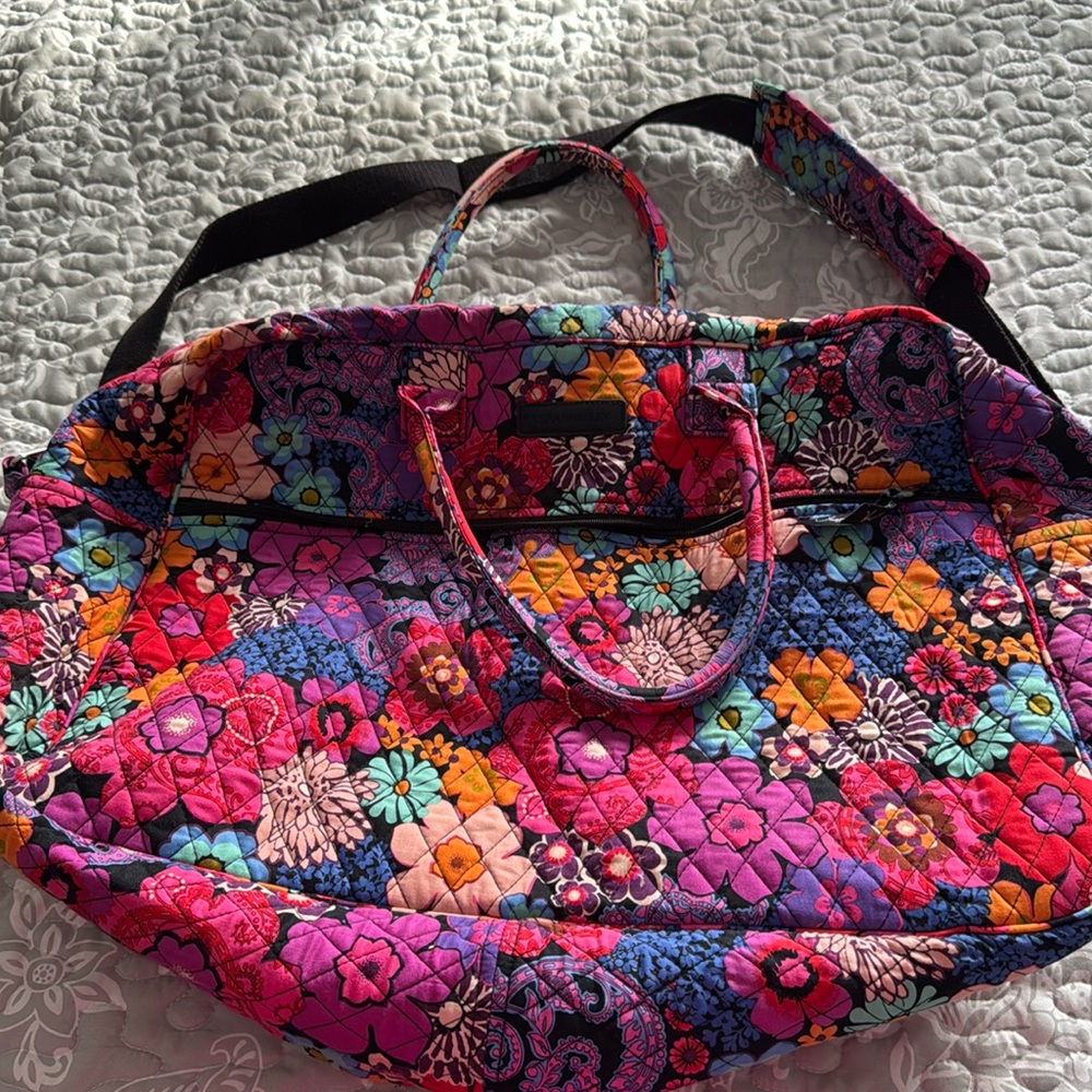 Vera Bradley large tote bag with shoulder strap included